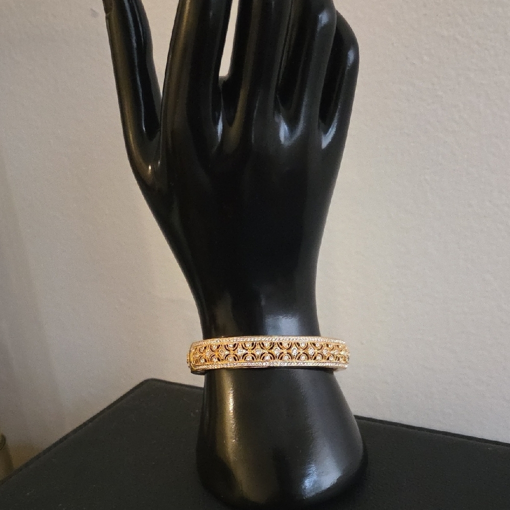 Elegant Gold Bangle Bracelet - Picture 2 of 6